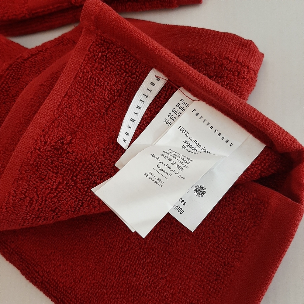 ***Pottery Barn Cardinal Red Love Guest Towels - Set of 2 Towels Valentines - Picture 3 of 5